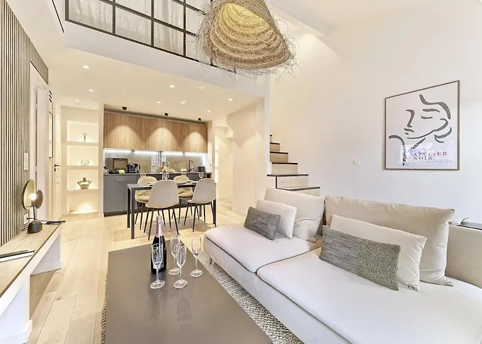 Hyper Centre - Charming Duplex - Luxury - Reversible Air Conditioning - 10 Mins From Place Massena * Nice