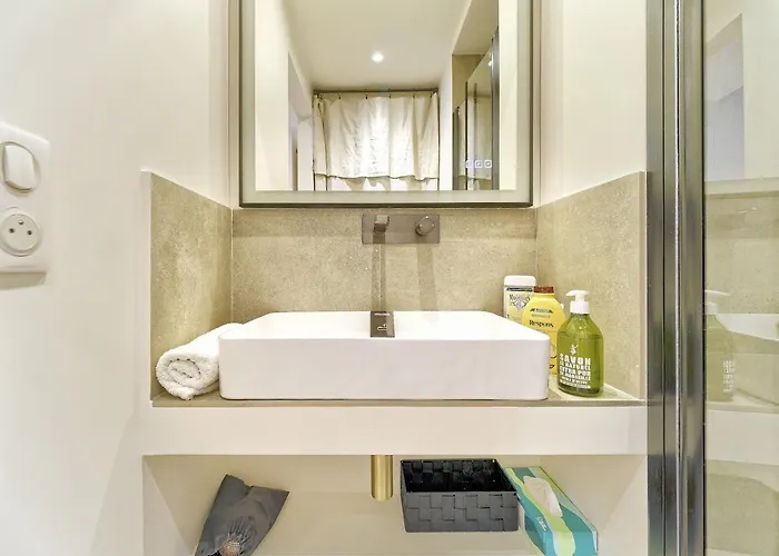 Hyper Centre - Charming Duplex - Luxury - Reversible Air Conditioning - 10 Mins From Place Massena