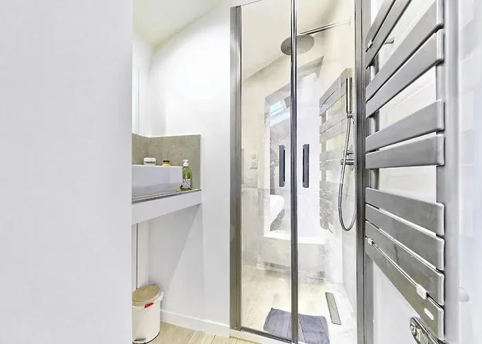 Hyper Centre - Charming Duplex - Luxury - Reversible Air Conditioning - 10 Mins From Place Massena Nice