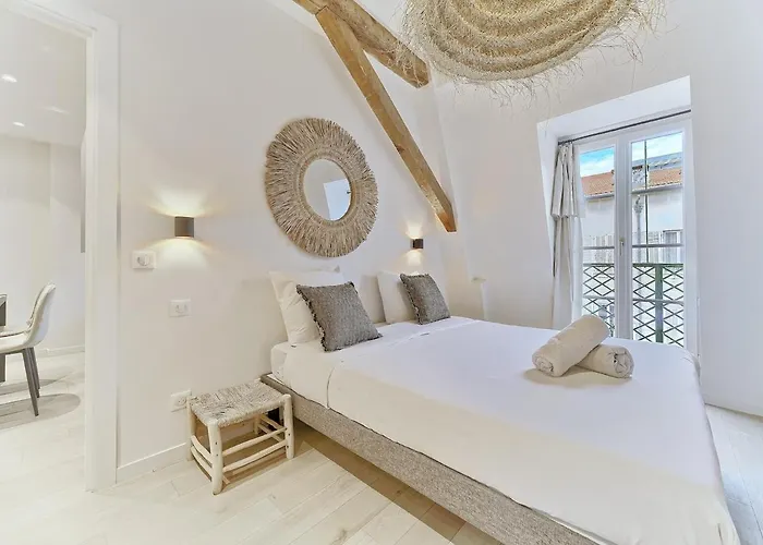 Hyper Centre - Charming Duplex - Luxury - Reversible Air Conditioning - 10 Mins From Place Massena * Nice