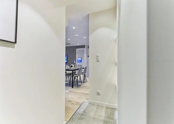 Hyper Centre - Charming Duplex - Luxury - Reversible Air Conditioning - 10 Mins From Place Massena Apartmán Nice