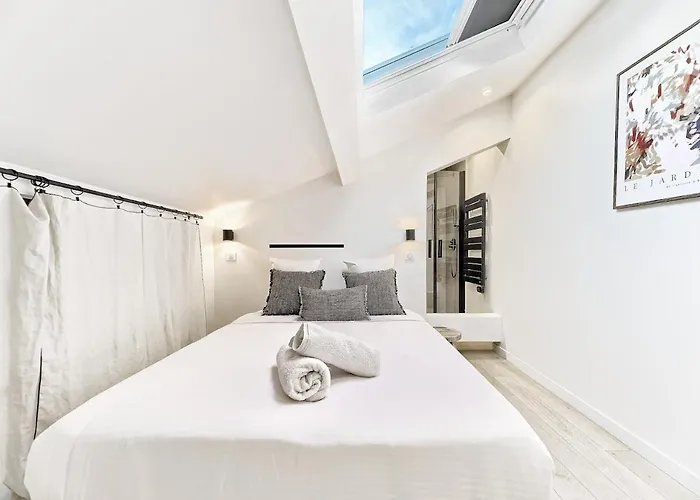 Hyper Centre - Charming Duplex - Luxury - Reversible Air Conditioning - 10 Mins From Place Massena *