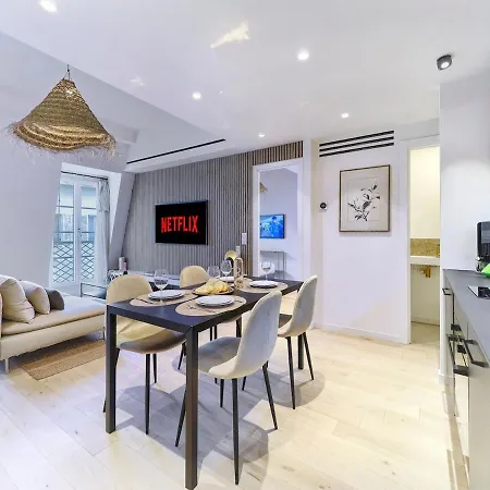 Hyper Centre - Charming Duplex - Luxury - Reversible Air Conditioning - 10 Mins From Place Massena شقة