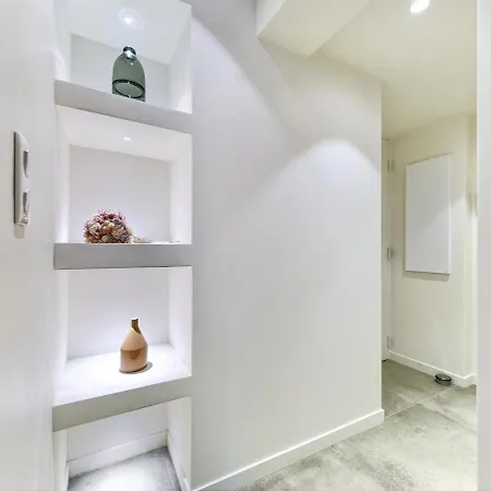 Hyper Centre - Charming Duplex - Luxury - Reversible Air Conditioning - 10 Mins From Place Massena شقة *