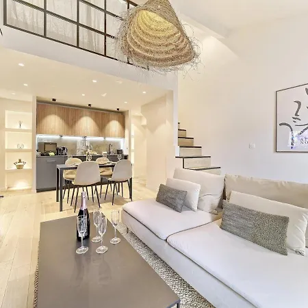 Hyper Centre - Charming Duplex - Luxury - Reversible Air Conditioning - 10 Mins From Place Massena * نيس