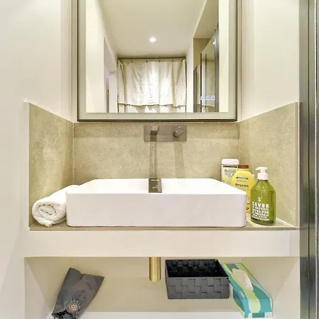 Hyper Centre - Charming Duplex - Luxury - Reversible Air Conditioning - 10 Mins From Place Massena