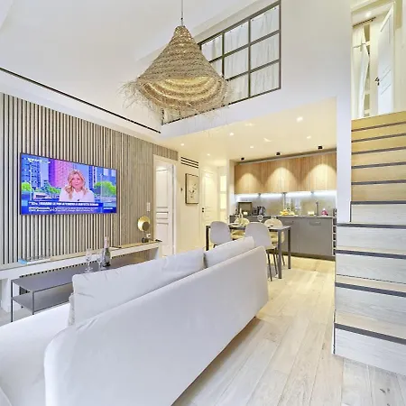 Hyper Centre - Charming Duplex - Luxury - Reversible Air Conditioning - 10 Mins From Place Massena Lägenhet *