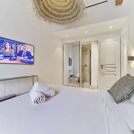 شقة Hyper Centre - Charming Duplex - Luxury - Reversible Air Conditioning - 10 Mins From Place Massena *