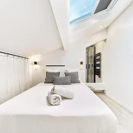 Hyper Centre - Charming Duplex - Luxury - Reversible Air Conditioning - 10 Mins From Place Massena *