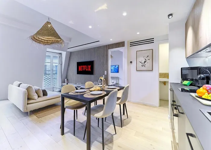 Hyper Centre - Charming Duplex - Luxury - Reversible Air Conditioning - 10 Mins From Place Massena Apartamento