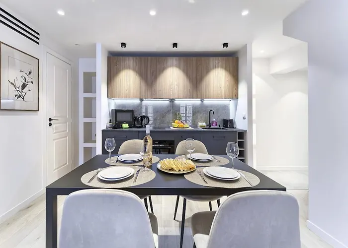 Hyper Centre - Charming Duplex - Luxury - Reversible Air Conditioning - 10 Mins From Place Massena Appartement Nice