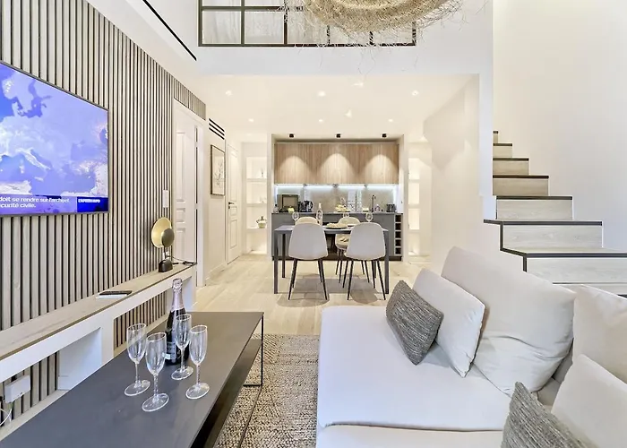 Hyper Centre - Charming Duplex - Luxury - Reversible Air Conditioning - 10 Mins From Place Massena Lejlighed